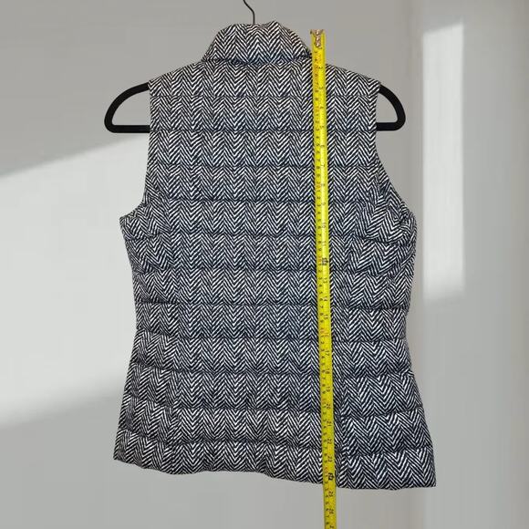 Tommy Hilfiger Quilted Vest – Women’s XS (Black & White Herringbone Pattern) - Picture 6 of 6